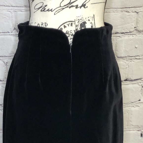 Vintage Laura Ashley Black Velvet Pencil Skirt - Size USA 12 - Picture 5 of 10